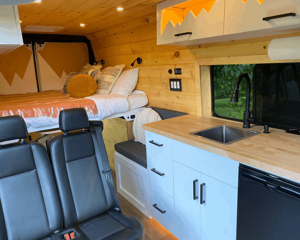 2021 Dodge 159 Class B for rent in Huntingdon Valley Pennsylvania