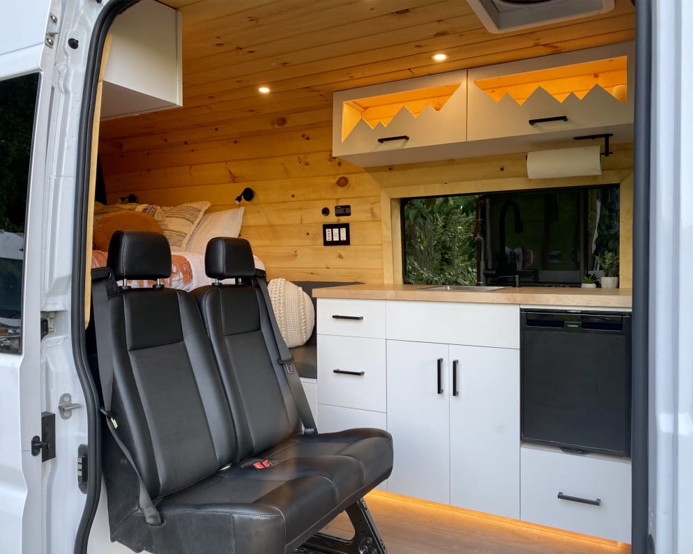 2021 Class B RV for Rent in Huntingdon Valley, Pennsylvania