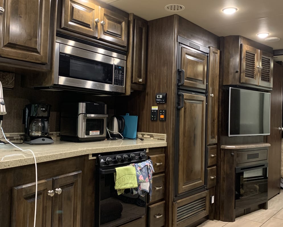 2016 Allegro Allegro Motorhome available for rent in Snohomish Washington