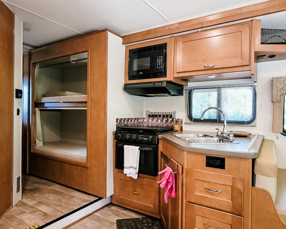 2018 Winnebago Minnie Winnie Class C for rent in GRAVOIS MILLS Missouri