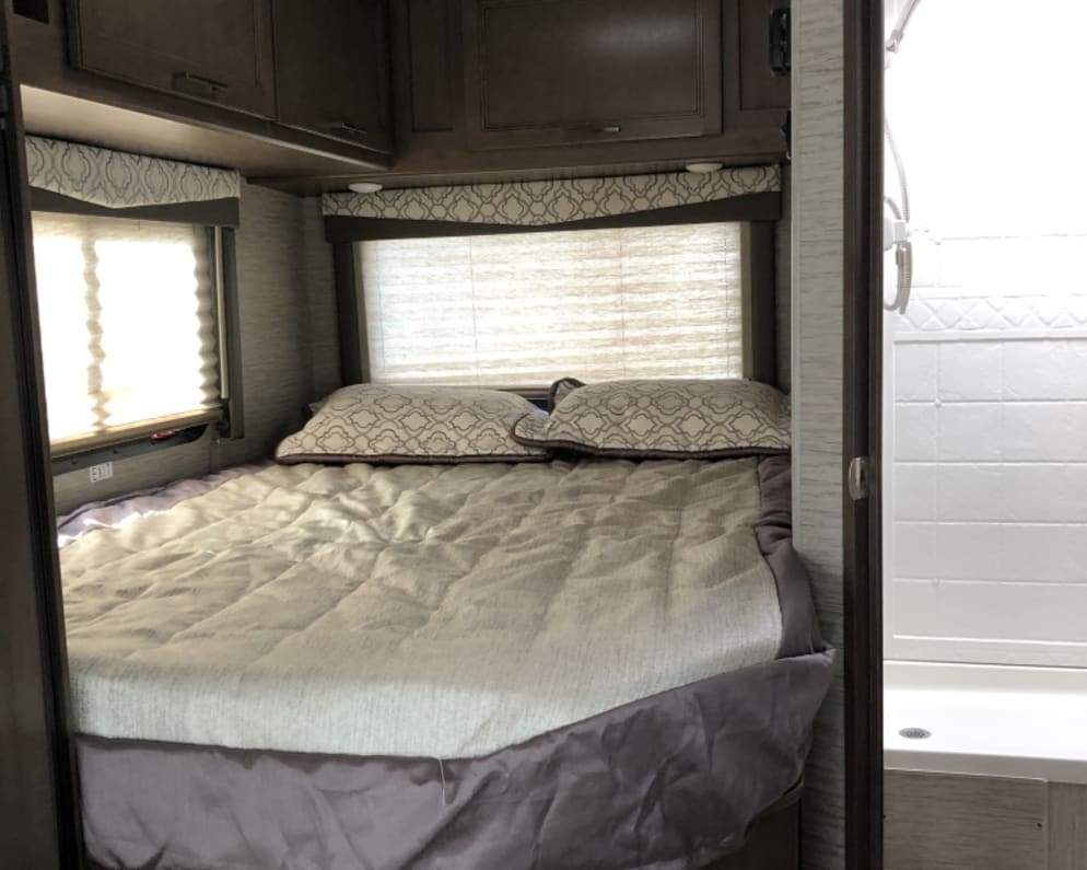 2021 Thor Motor Coach Freedom Elite