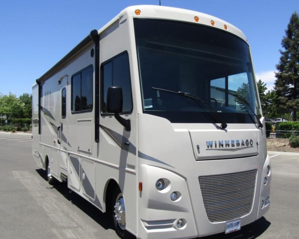 2022 Winnebago Vista