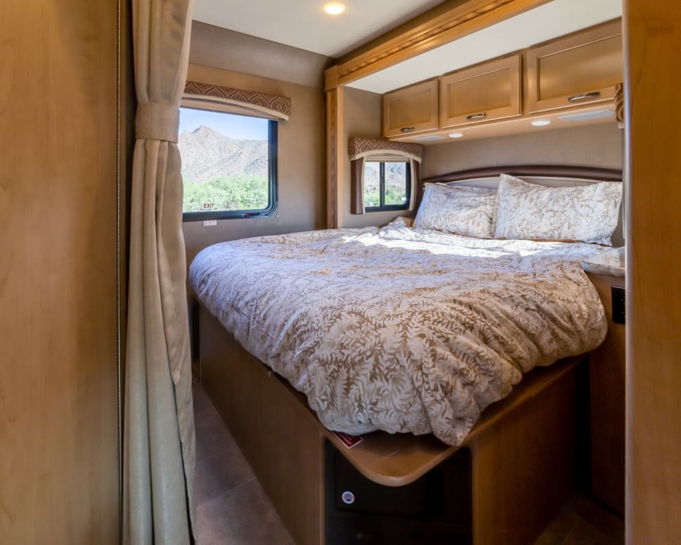 2018 Thor Motor Coach Chateau Class C for rent in Gilbert Arizona