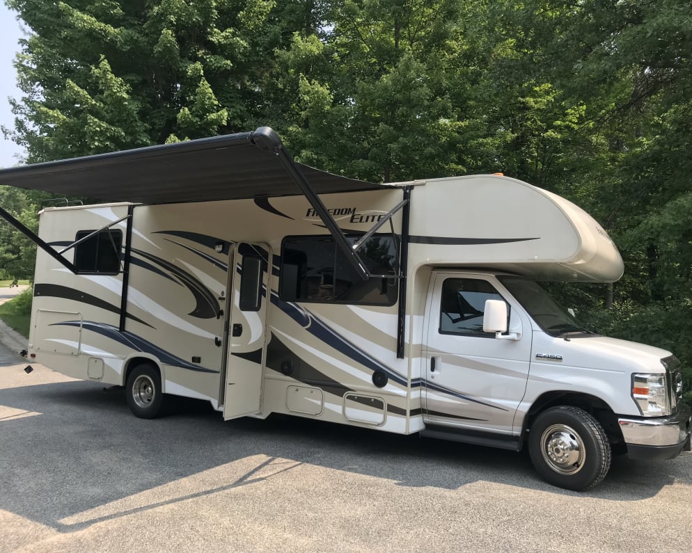 2015 Thor Motor Coach Freedom Elite