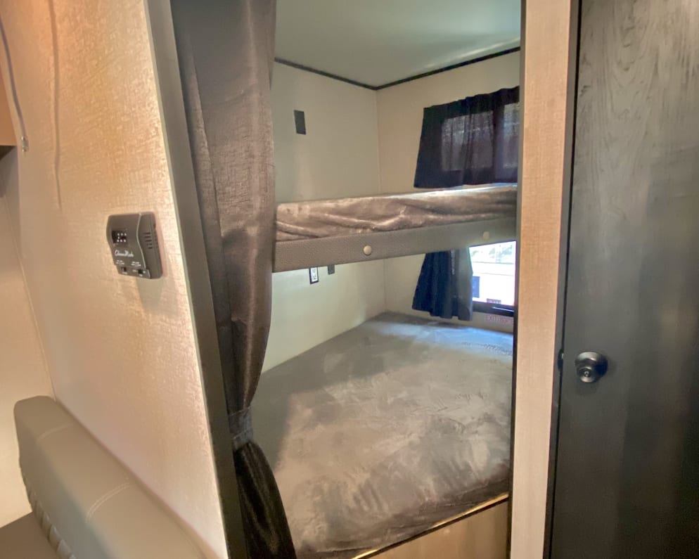 2022 Autumn Ridge  by Starcraft for rent in 99337