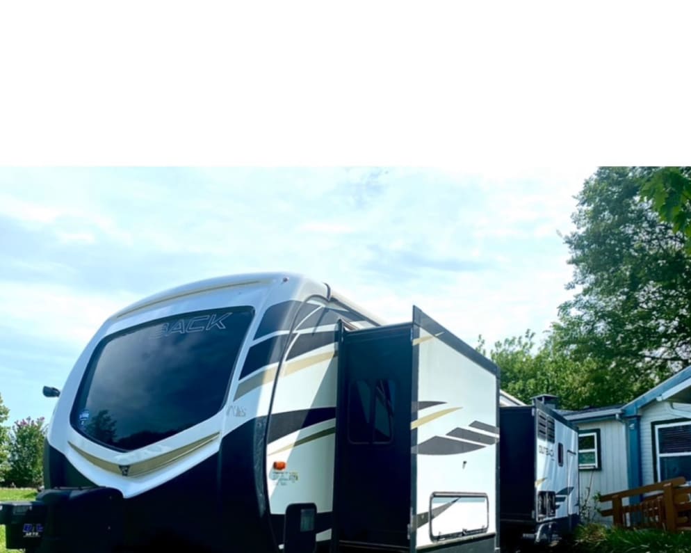 2021 Travel Trailer RV for Rent in Denison, Texas