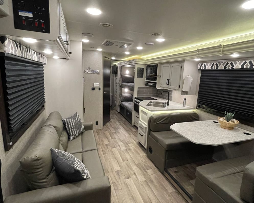 2021 Class C RV for Rent in Hilliard, Florida