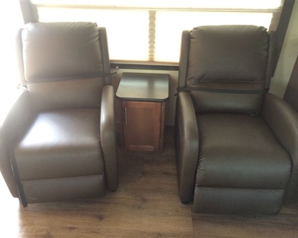 2014 Aerolite Trailer  by Aerolite for rent in V0A 1H0