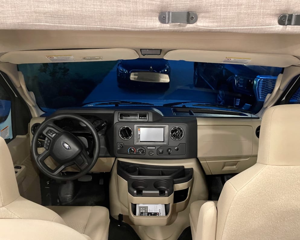 2022 Freedom Elite  by Thor Motor Coach for rent in 72745