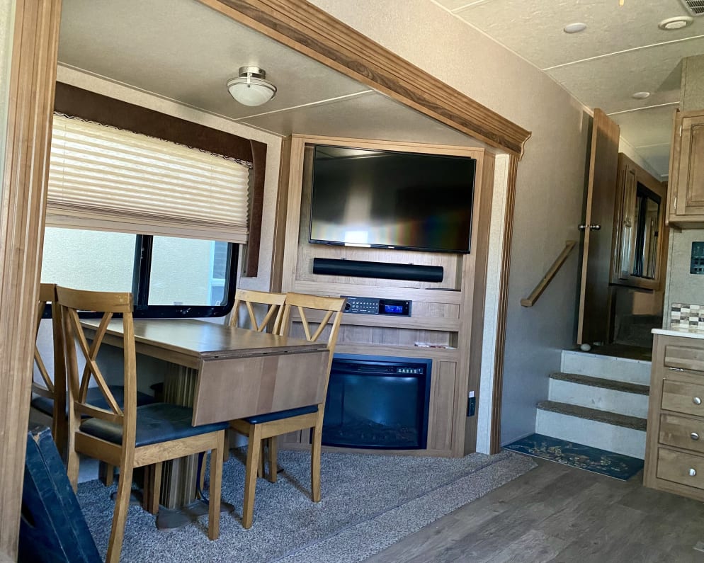 2019 Rockwood Ultra Lite  by Forest River for rent in 32541