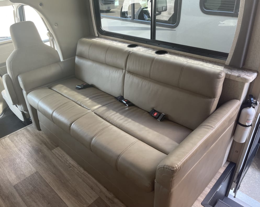2021 Thor Four Winds Class C for rent in Grand Prairie Texas