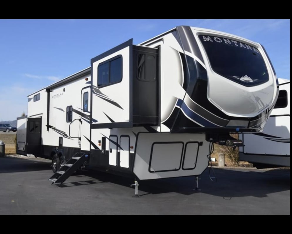 Fifth Wheel RV for Rent in Pinehurst, Idaho