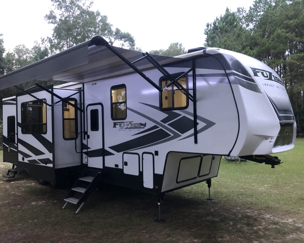 2021 Keystone Fuzion available for rent in Commerce City Colorado