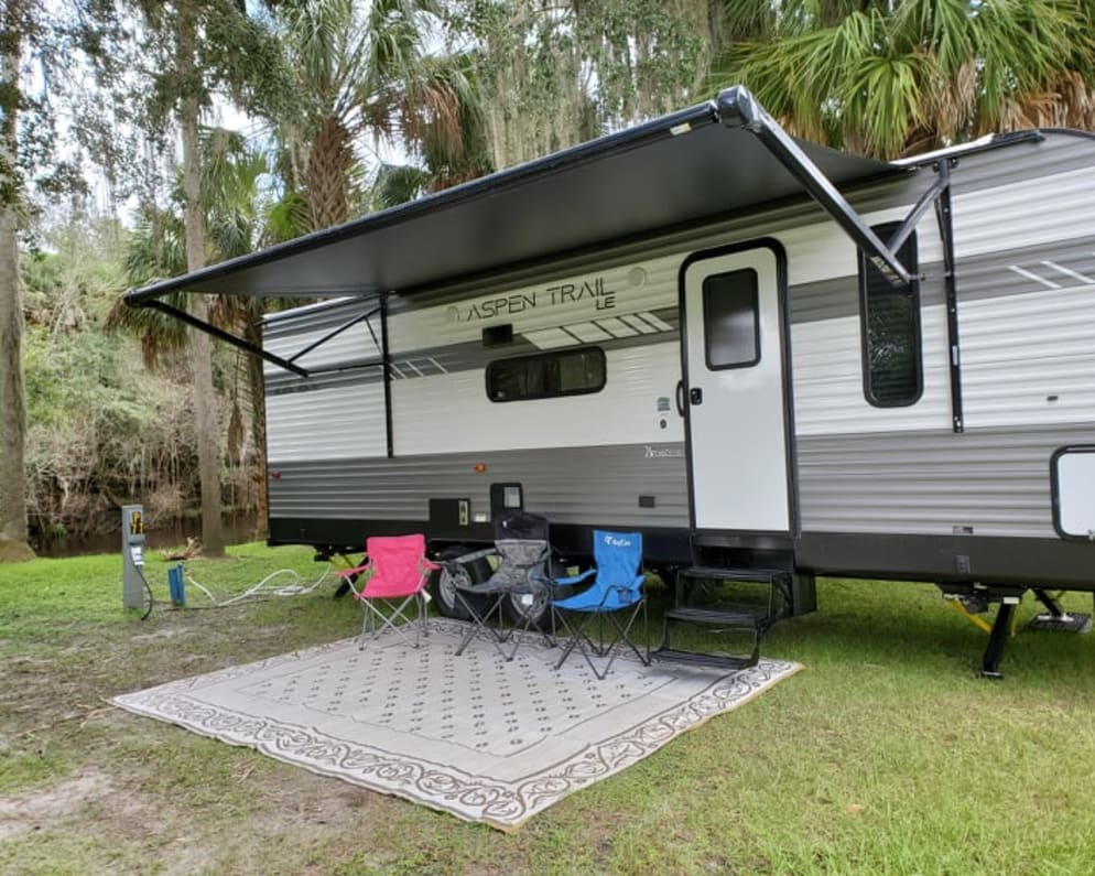 awning, bunkhouse