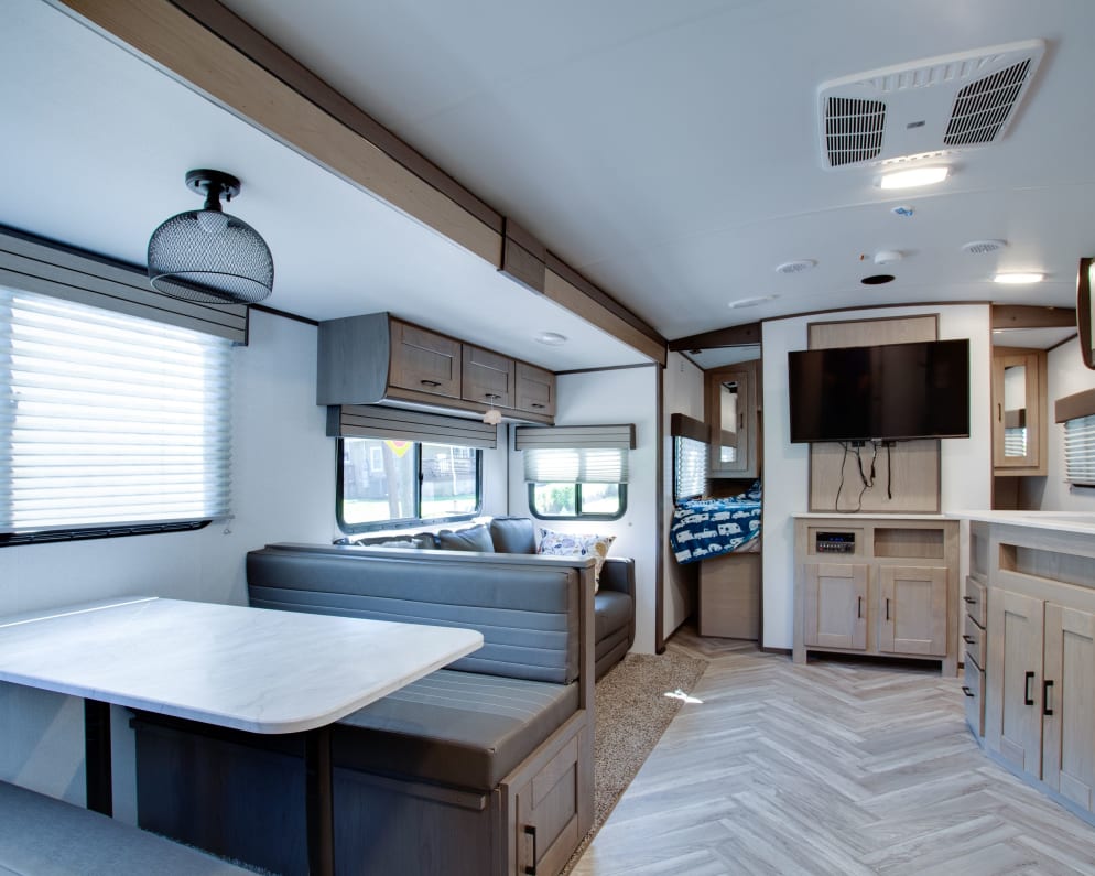 2021 Cruiser Rv Corp Shadow Cruiser