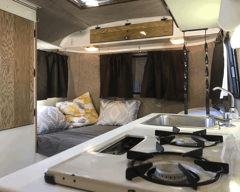 1984 Travel Trailer RV for Rent in Portland, Oregon - RVUSA.com