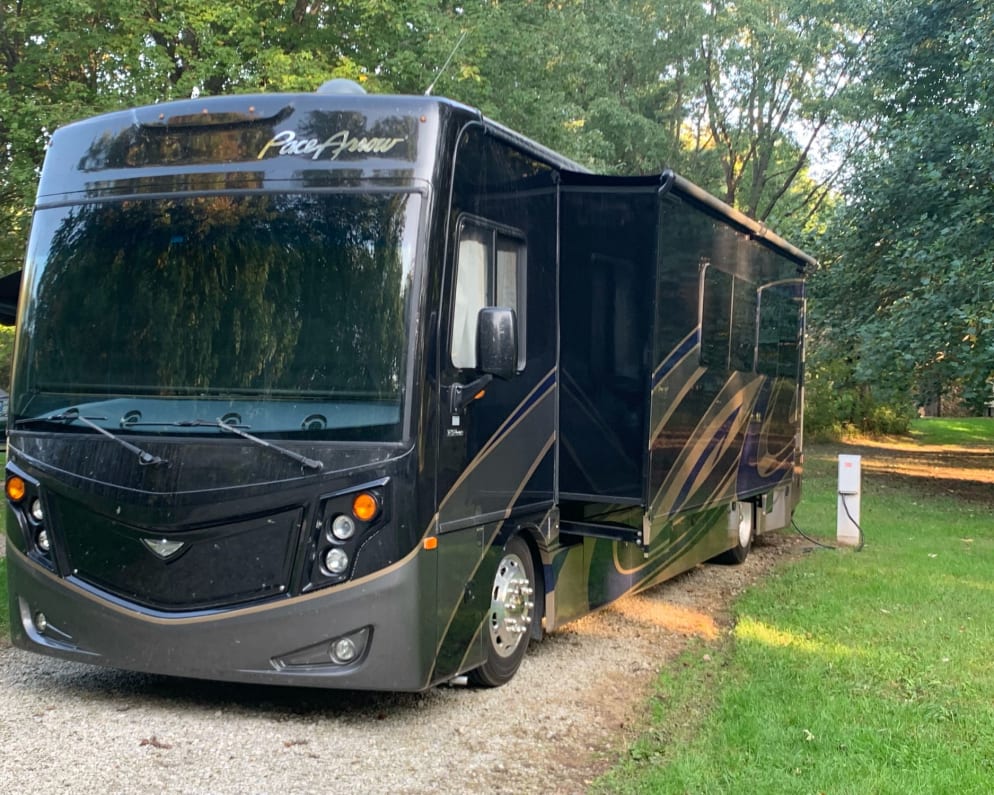 2019 Fleetwood Pace Arrow available for rent in Hebron Indiana