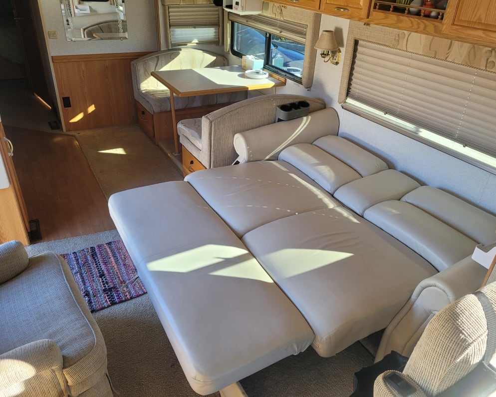 2002 Itasca Suncruiser Class A for rent in San Diego California
