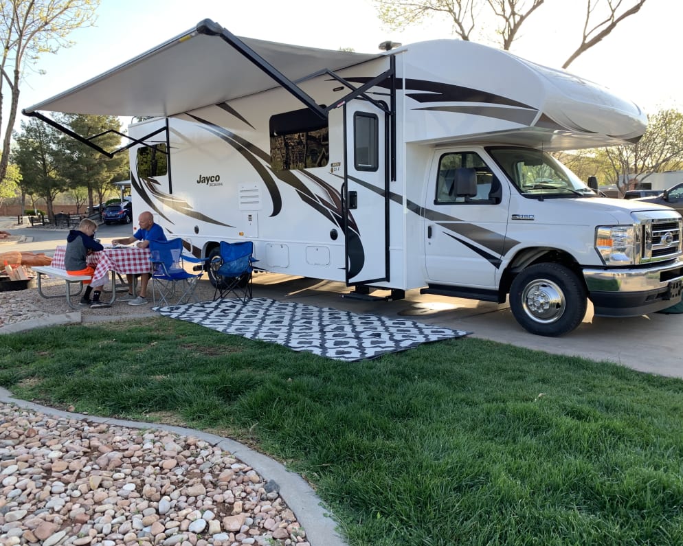 this RV will fit in most all camp ground spots