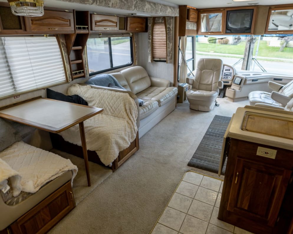2000 National RV Tradewinds available for rent in Coeur Dalene Idaho