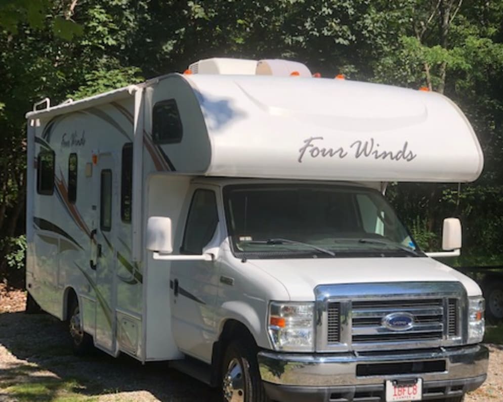 2011 Four Winds Motorhome  by Four Winds for rent in 01970