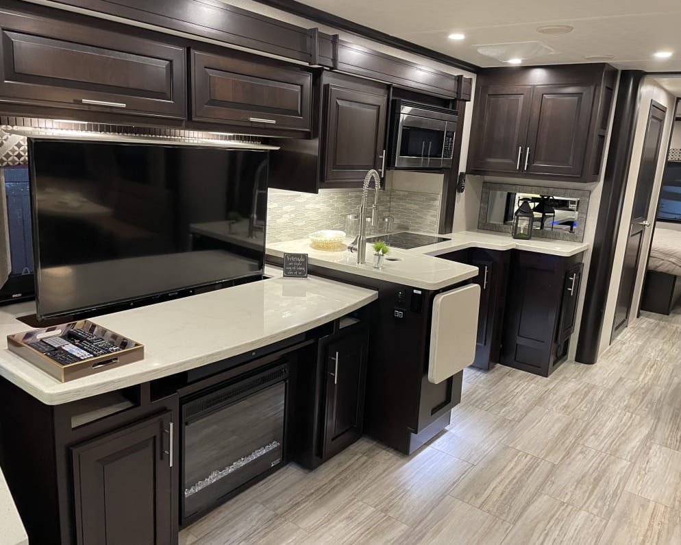 2020 Dynamax Corp Dx3 Class C for rent in Aubrey Texas