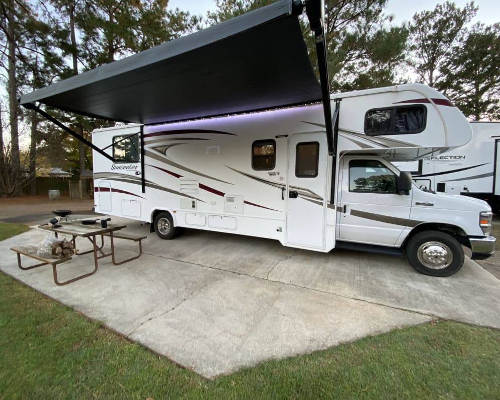 2017 Class C RV for Rent in Leeds, AL