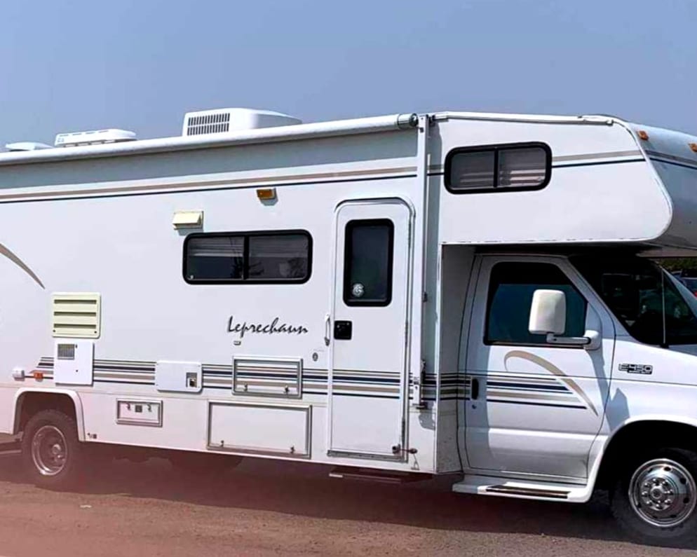 2000 Coachmen Leprechaun available for rent in Belgrade Montana
