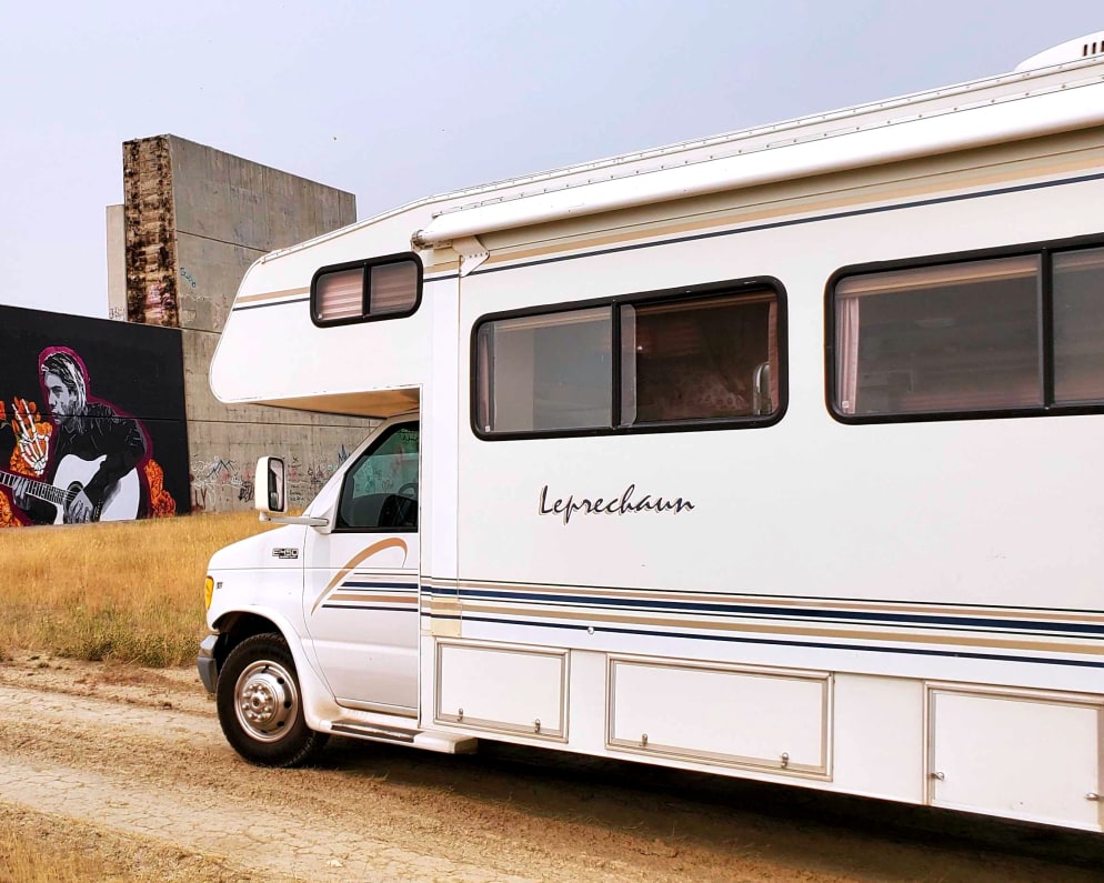 2000 Coachmen Leprechaun Class C for rent in Belgrade Montana