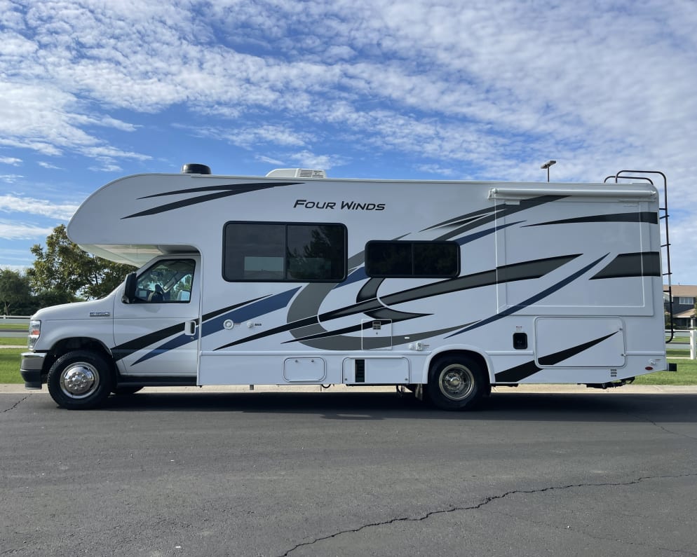 2022 Thor Motor Coach Four Winds available for rent in Gilbert Arizona