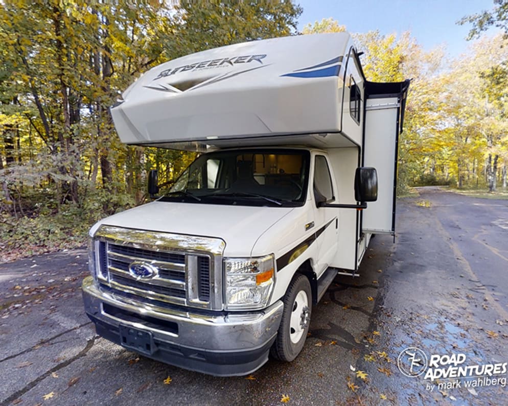 2022 Sunseeker  by Forest River for rent in 44055