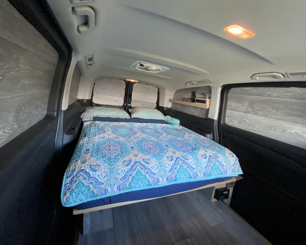 2018 Mercedes-Benz METRIS