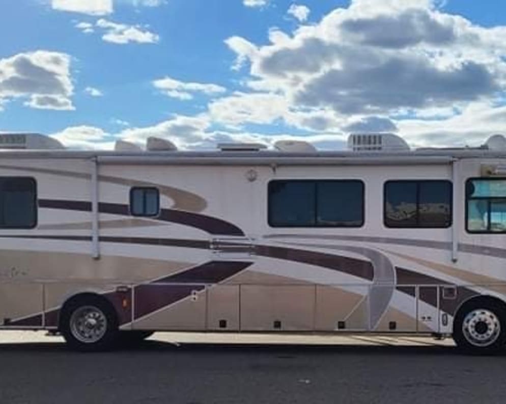 2004 Class A RV for Rent in McHenry, MS