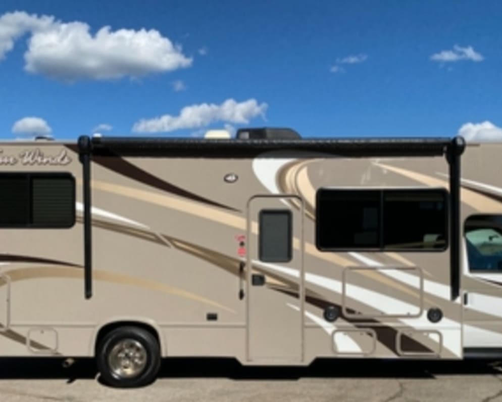 2016 Thor Four Winds Class C for rent in Oakbank Manitoba