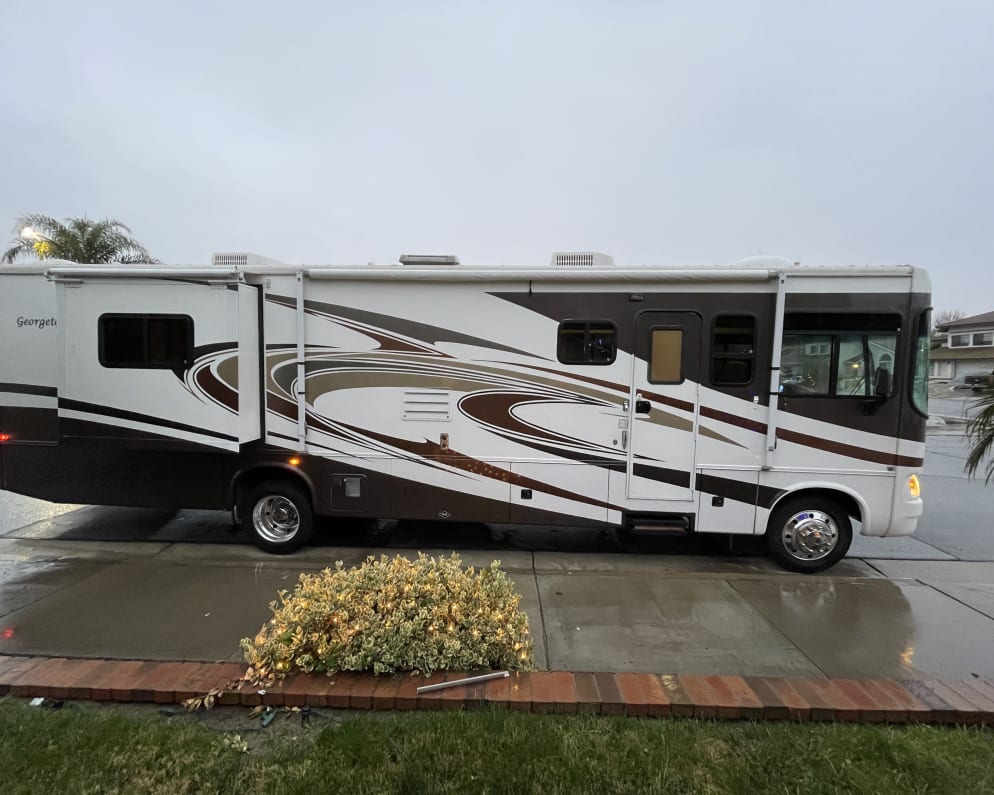 2008 Georgetown XL Class A for rent in Ontario California