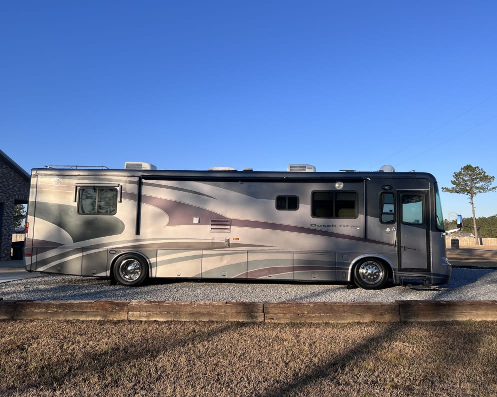 2002 Class A RV for Rent in Saucier, Mississippi