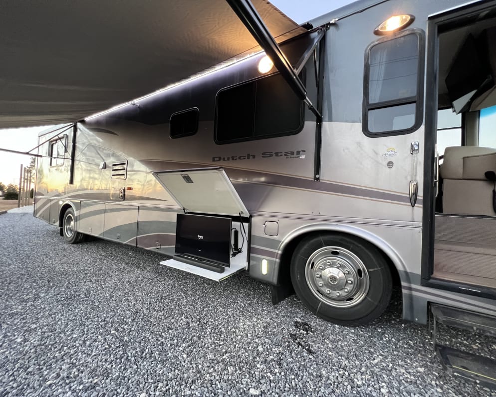 2002 Class A RV for Rent in Saucier, Mississippi