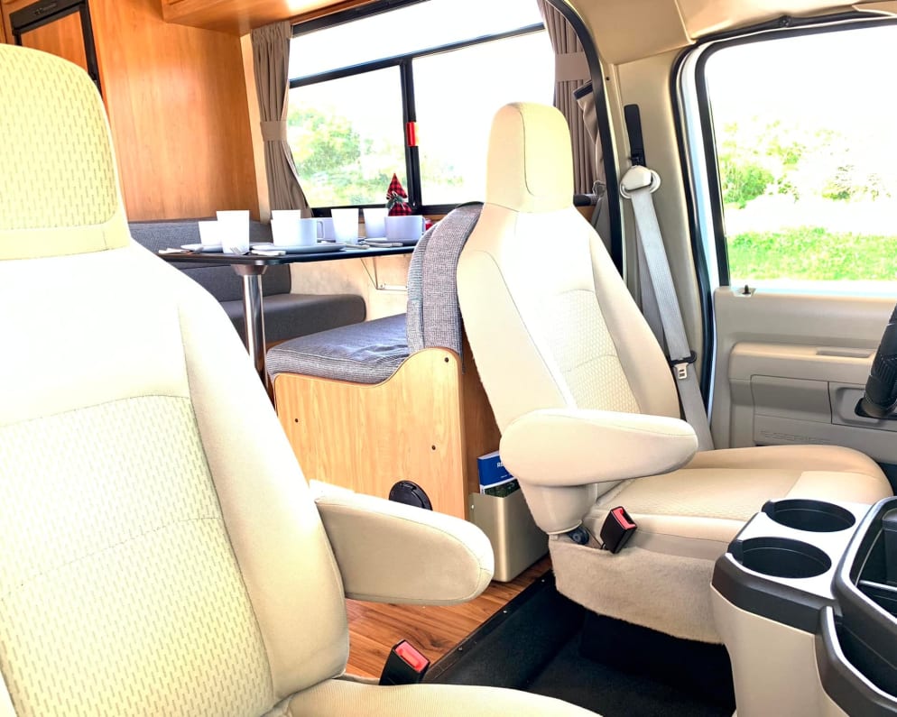 2016 Thor Motor Coach Four Winds Majestic available for rent in Quebec Quebec