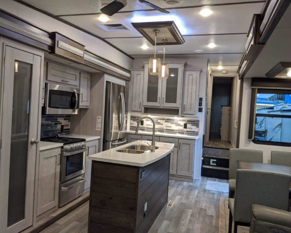 2020 Fifth Wheel RV for Rent in Guyton,