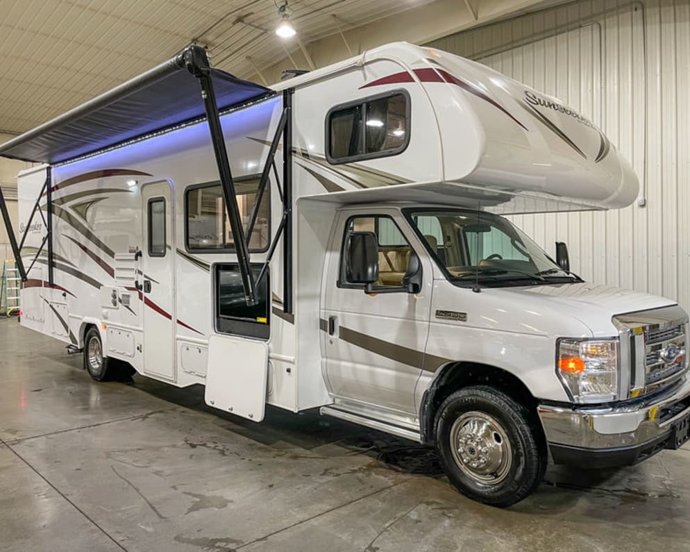 2017 Class C RV for Rent in Caledonia, MI