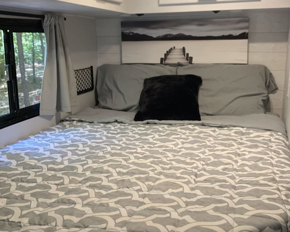 2017 Thor Motor Coach Majestic Class C for rent in Cary North Carolina