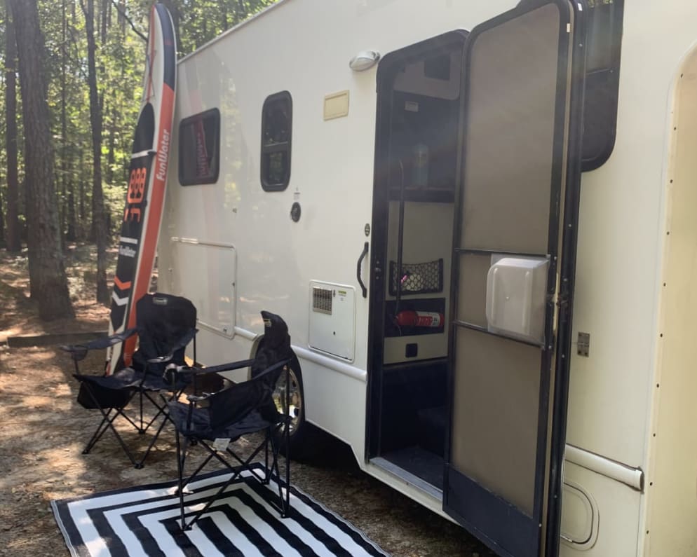2017 Thor Motor Coach Majestic available for rent in Cary North Carolina
