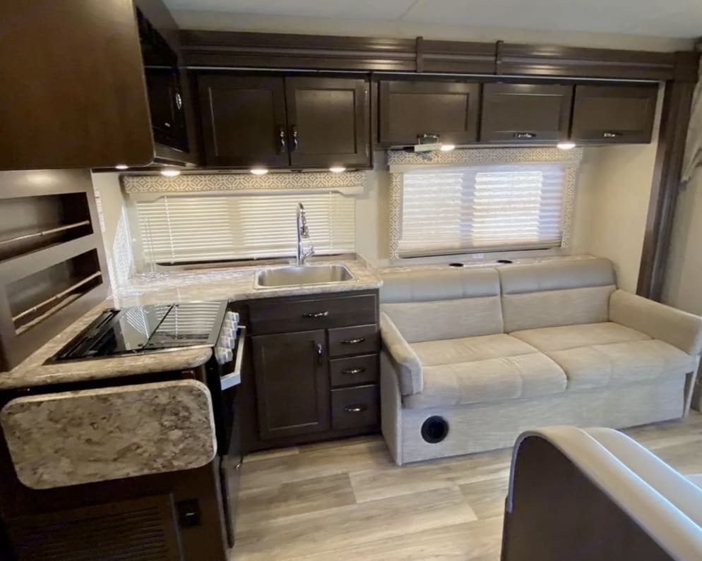 2019 Thor Motor Coach Freedom Elite available for rent in Springdale Arkansas