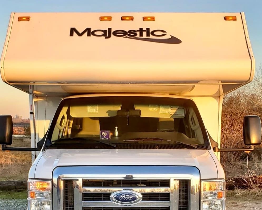 2014 Majestic  by Thor for rent in V6X 2X2