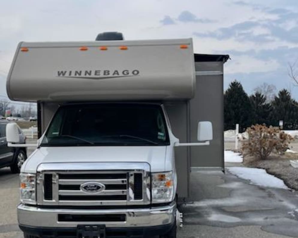 2014 Winnebago Minnie Winnie Class C for rent in St. Clair Michigan