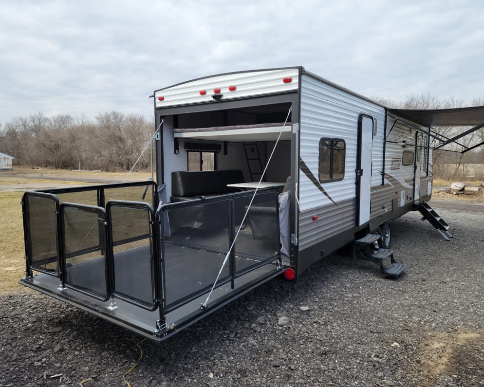 2021 Coleman Lantern 300TQ available for rent in Milan Michigan