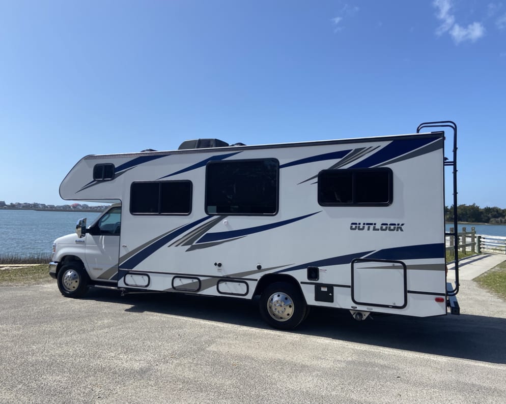 2020 Winnebago Outlook