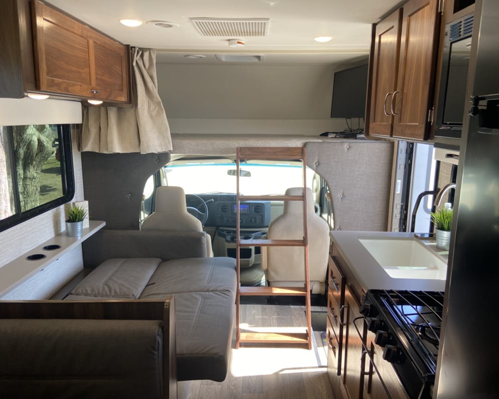 2020 Outlook  by Winnebago for rent in 28422