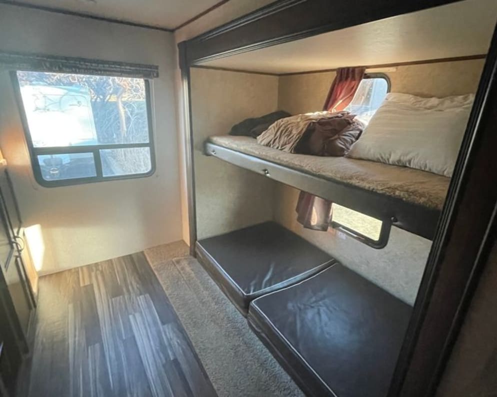 2017 Jayco 32 BHS Travel Trailer for rent in Enderby British Columbia