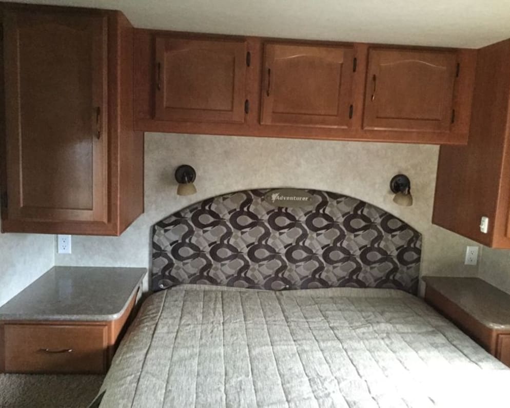 2014 Adventurer 31DS available for rent in Kelowna British Columbia